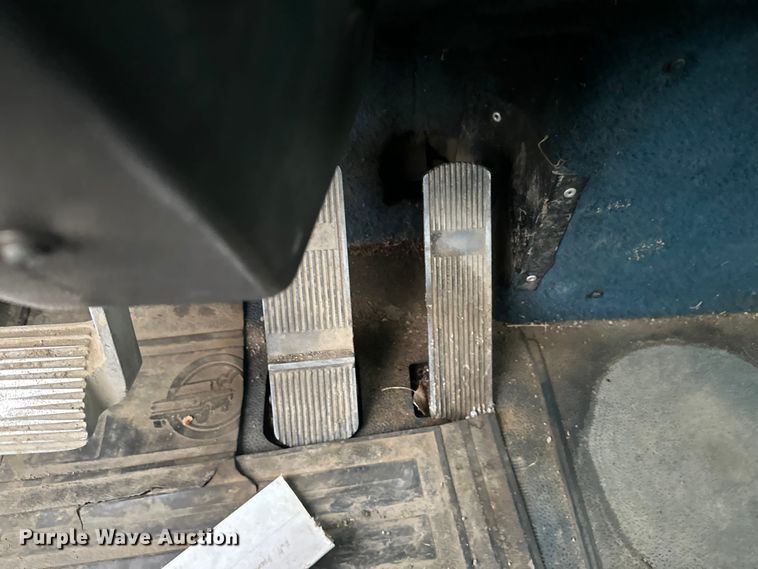 image for item EB2842 1988 International 9300 crane truck