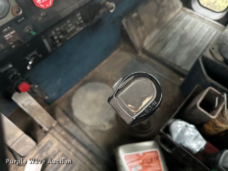 image for item EB2842 1988 International 9300 crane truck