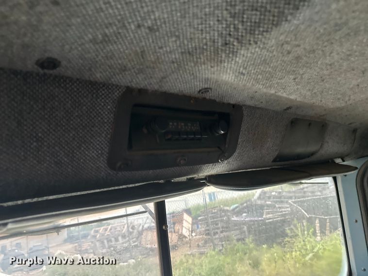 image for item EB2842 1988 International 9300 crane truck