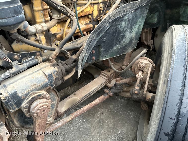 image for item EB2842 1988 International 9300 crane truck