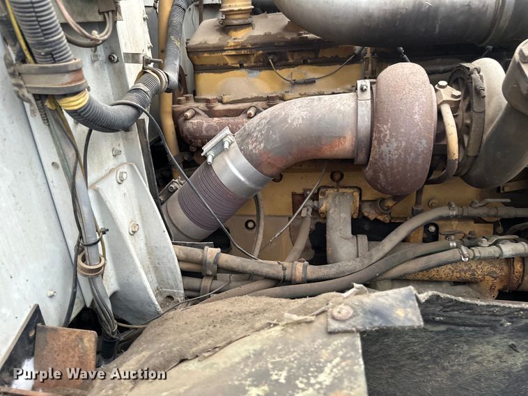 image for item EB2842 1988 International 9300 crane truck