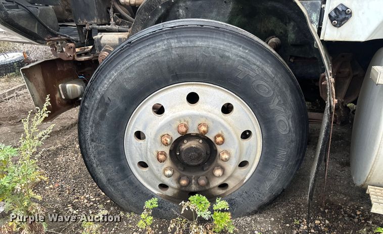 image for item EB2842 1988 International 9300 crane truck