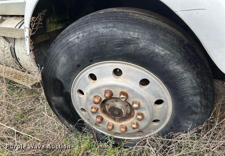 image for item EB2842 1988 International 9300 crane truck