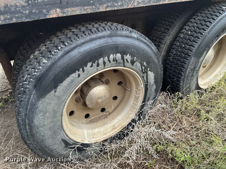 image for item EB2842 1988 International 9300 crane truck