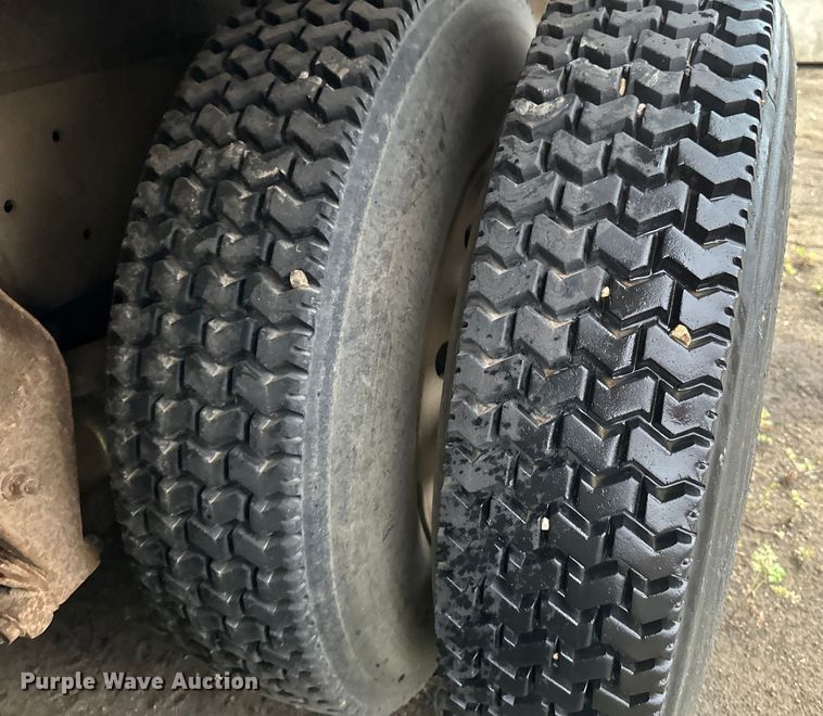 image for item EB2842 1988 International 9300 crane truck