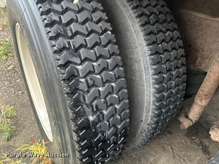 image for item EB2842 1988 International 9300 crane truck