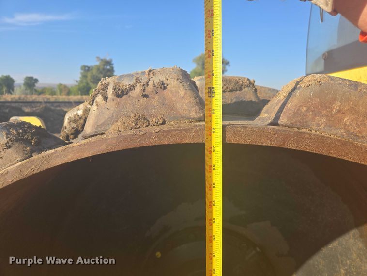 image for item EC1173 2011 Bomag BW213PDH-40 single drum roller