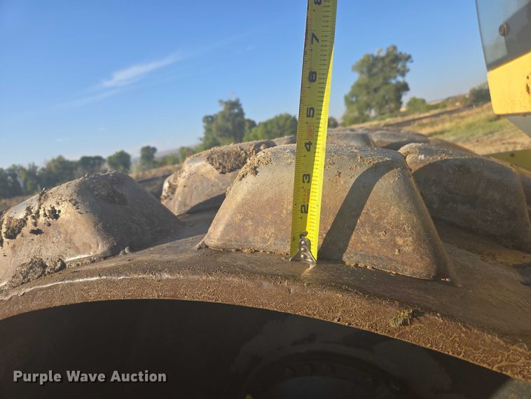 image for item EC1173 2011 Bomag BW213PDH-40 single drum roller