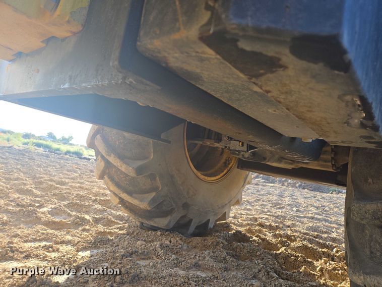 image for item EC1173 2011 Bomag BW213PDH-40 single drum roller