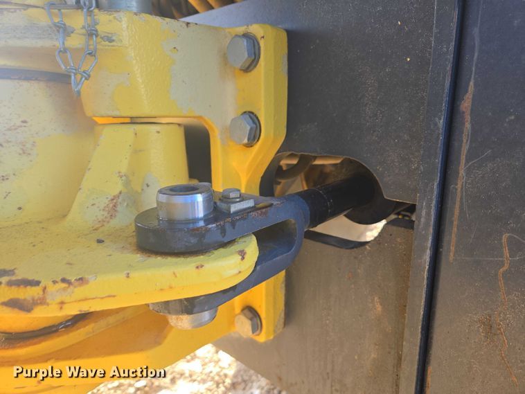 image for item EC1173 2011 Bomag BW213PDH-40 single drum roller