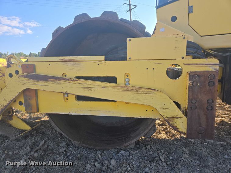 image for item EC1173 2011 Bomag BW213PDH-40 single drum roller
