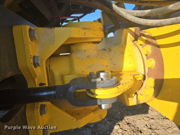 image for item EC1173 2011 Bomag BW213PDH-40 single drum roller
