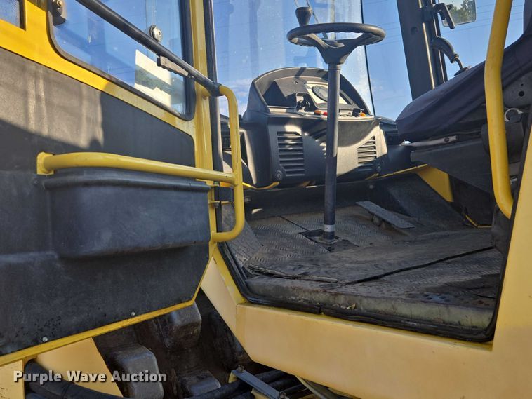 image for item EC1173 2011 Bomag BW213PDH-40 single drum roller