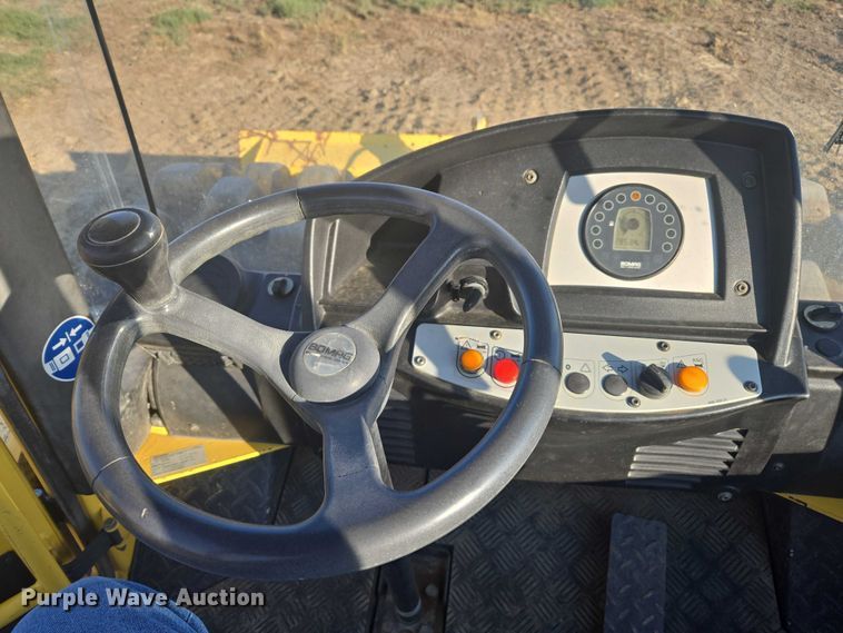 image for item EC1173 2011 Bomag BW213PDH-40 single drum roller