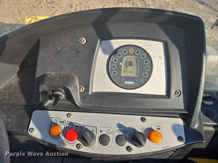 image for item EC1173 2011 Bomag BW213PDH-40 single drum roller