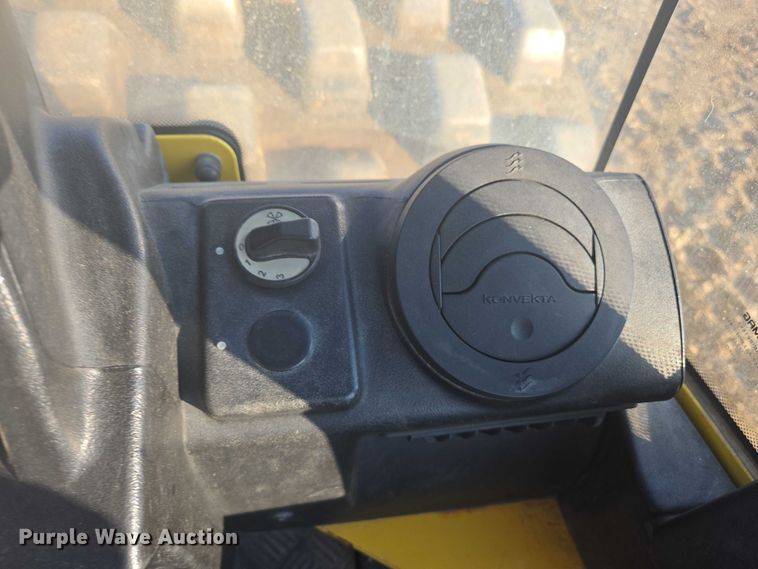 image for item EC1173 2011 Bomag BW213PDH-40 single drum roller