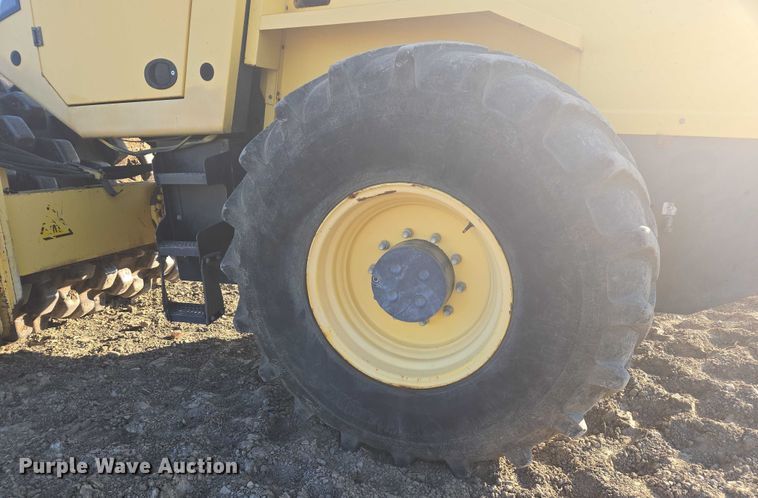 image for item EC1173 2011 Bomag BW213PDH-40 single drum roller