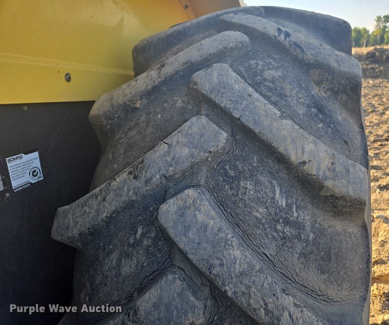 image for item EC1173 2011 Bomag BW213PDH-40 single drum roller