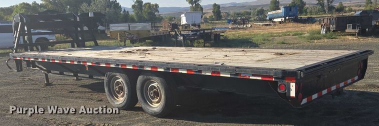 image for item EC1175 2004 Top Hat Industries equipment trailer