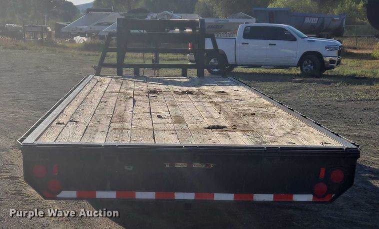 image for item EC1175 2004 Top Hat Industries equipment trailer