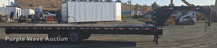 image for item EC1175 2004 Top Hat Industries equipment trailer