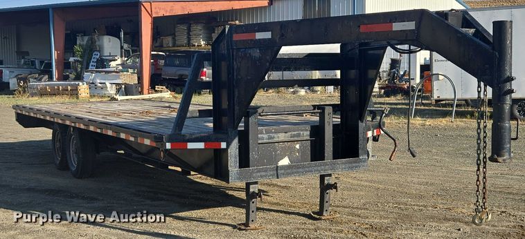 image for item EC1175 2004 Top Hat Industries equipment trailer