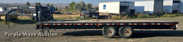 image for item EC1175 2004 Top Hat Industries equipment trailer