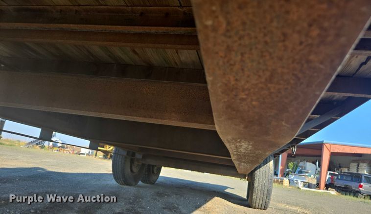 image for item EC1175 2004 Top Hat Industries equipment trailer