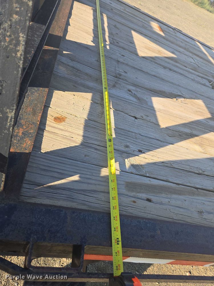 image for item EC1175 2004 Top Hat Industries equipment trailer