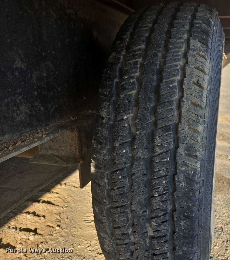 image for item EC1175 2004 Top Hat Industries equipment trailer