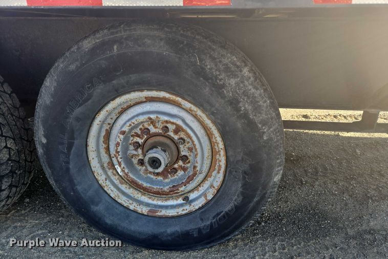 image for item EC1175 2004 Top Hat Industries equipment trailer