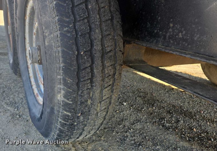 image for item EC1175 2004 Top Hat Industries equipment trailer