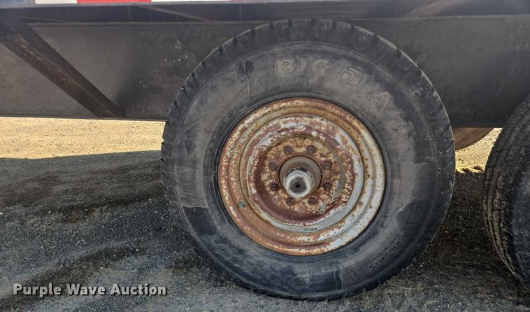 image for item EC1175 2004 Top Hat Industries equipment trailer