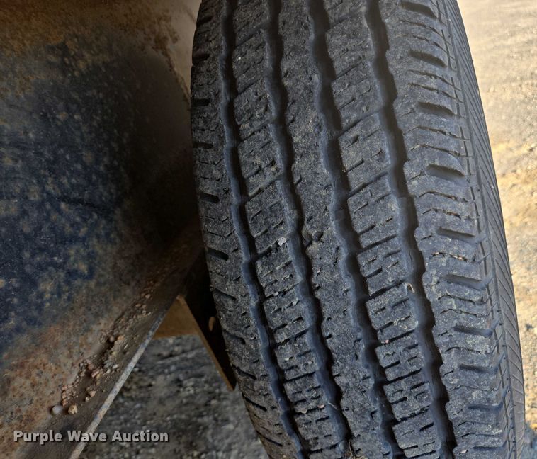 image for item EC1175 2004 Top Hat Industries equipment trailer