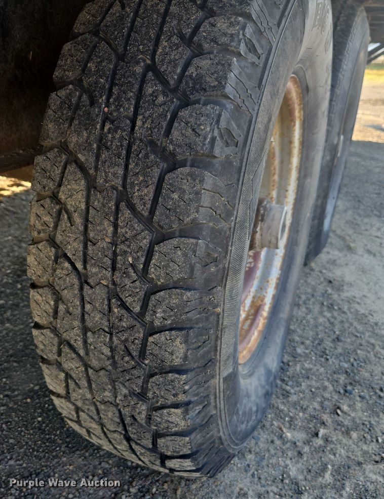 image for item EC1175 2004 Top Hat Industries equipment trailer