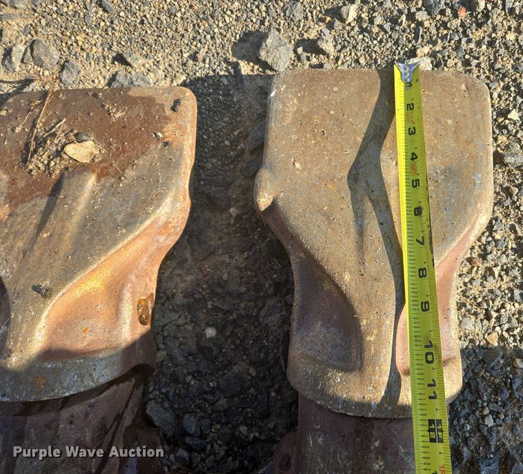 image for item EC1176 2008 Komatsu PC300LC-8 excavator