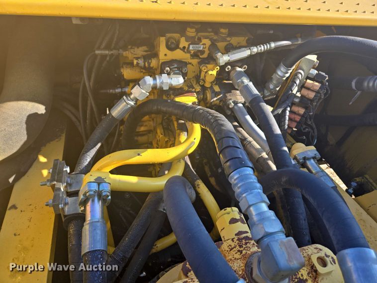 image for item EC1176 2008 Komatsu PC300LC-8 excavator