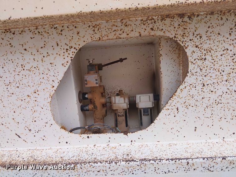 image for item EC1185 2001 Carrocerias Gallegos Spider bottom dump trailer