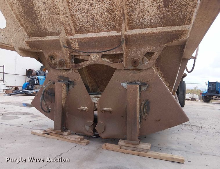 image for item EC1185 2001 Carrocerias Gallegos Spider bottom dump trailer