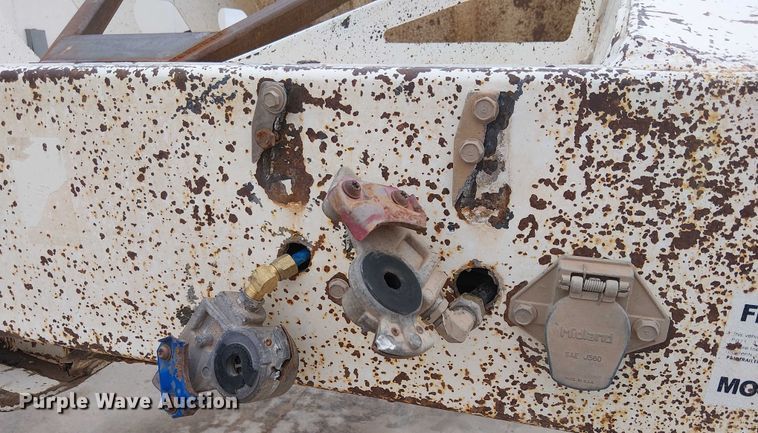 image for item EC1185 2001 Carrocerias Gallegos Spider bottom dump trailer