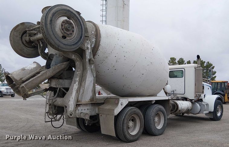 image for item EC1186 1997 Peterbilt 357 ready mix truck