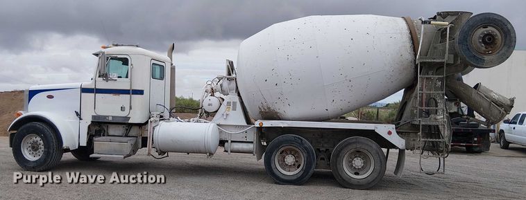 image for item EC1186 1997 Peterbilt 357 ready mix truck