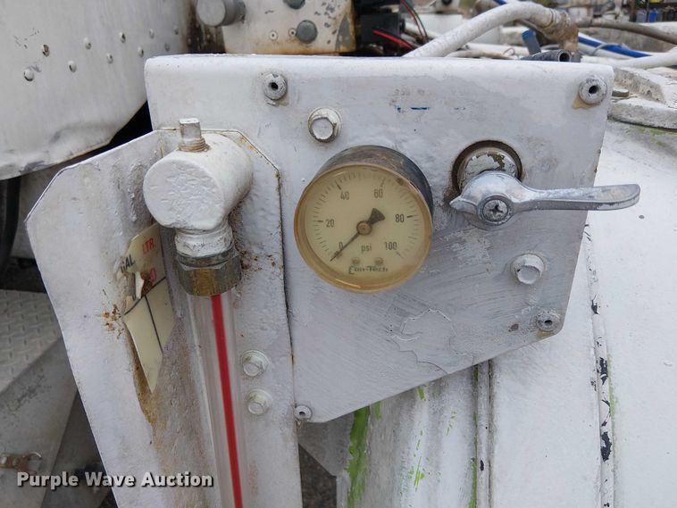 image for item EC1186 1997 Peterbilt 357 ready mix truck