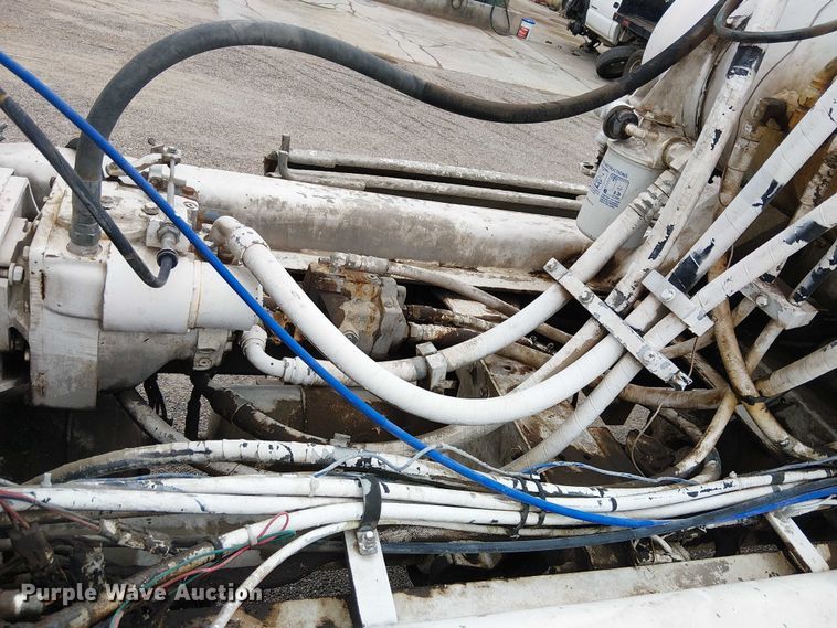 image for item EC1186 1997 Peterbilt 357 ready mix truck