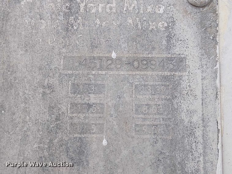 image for item EC1186 1997 Peterbilt 357 ready mix truck