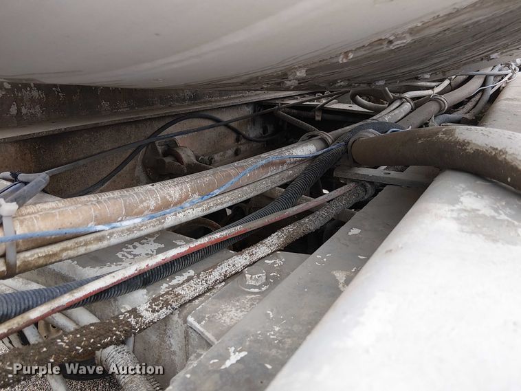 image for item EC1186 1997 Peterbilt 357 ready mix truck