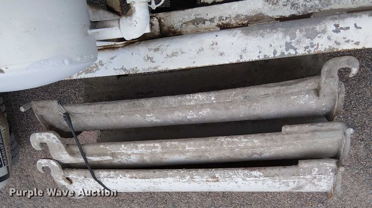 image for item EC1186 1997 Peterbilt 357 ready mix truck