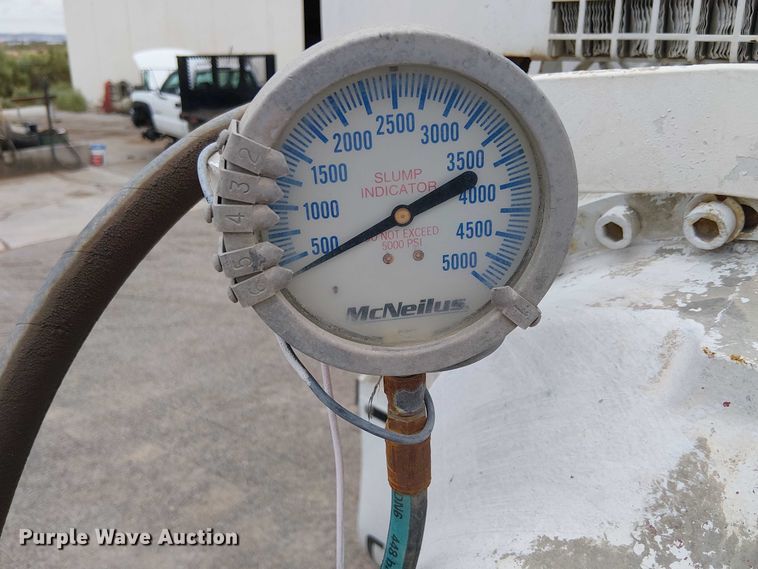 image for item EC1186 1997 Peterbilt 357 ready mix truck