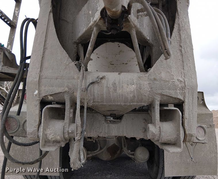 image for item EC1186 1997 Peterbilt 357 ready mix truck