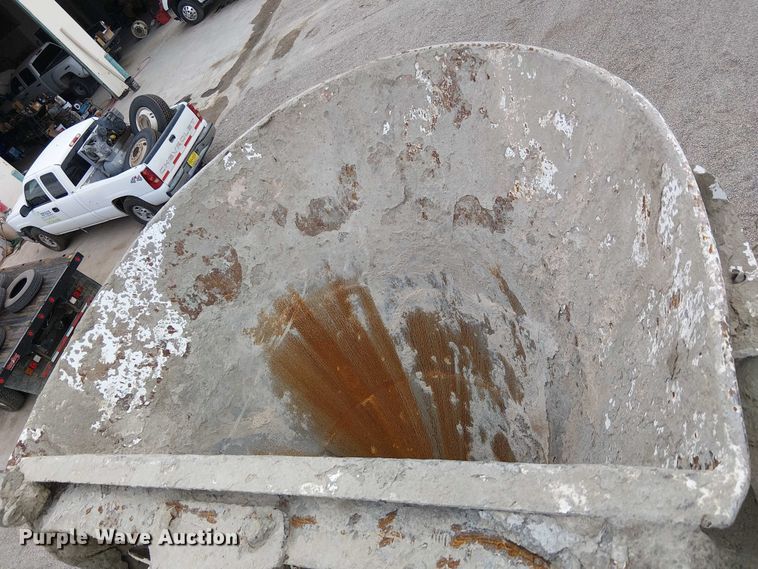 image for item EC1186 1997 Peterbilt 357 ready mix truck